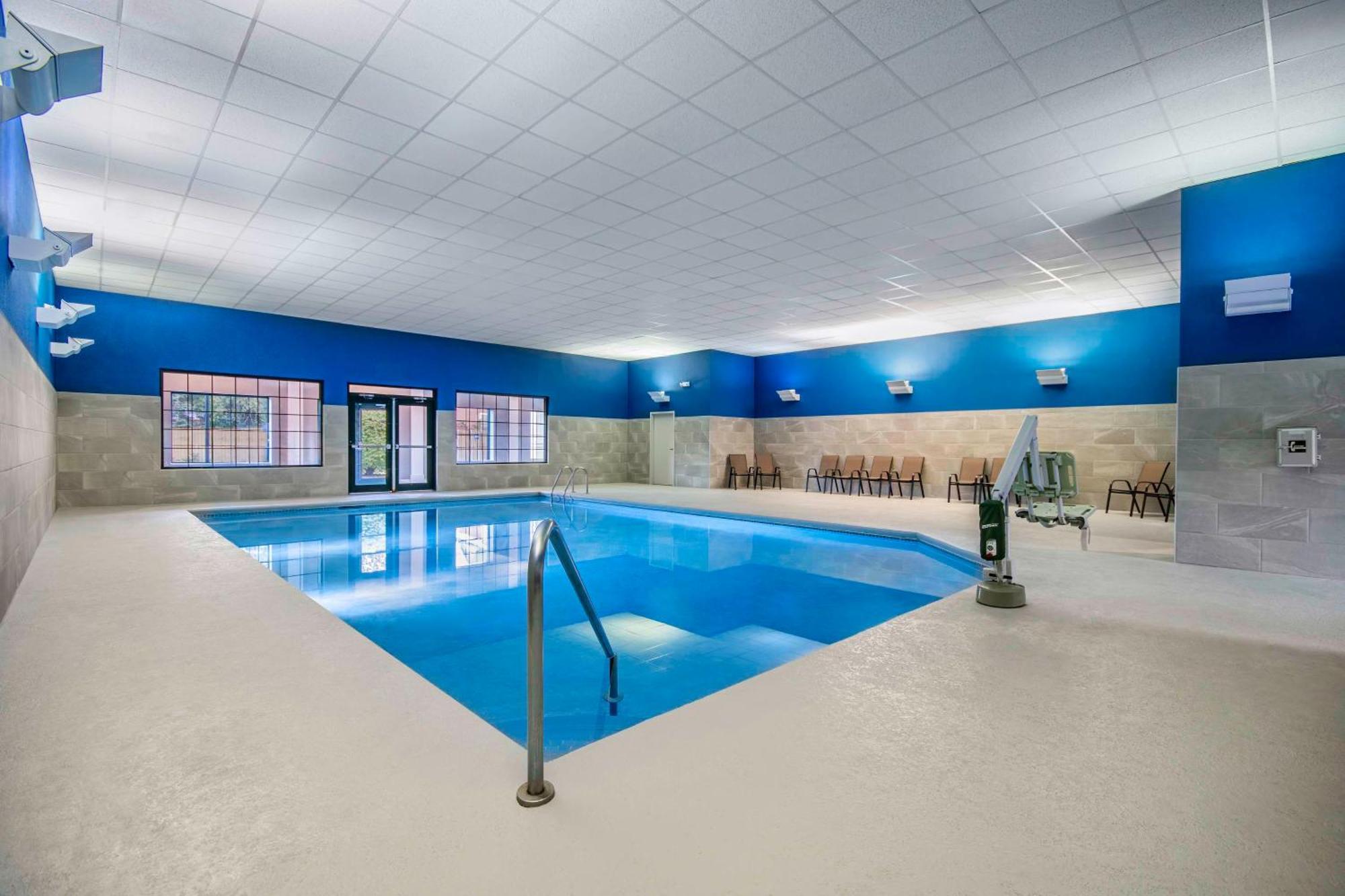 Hampton Inn East Aurora Buitenkant foto