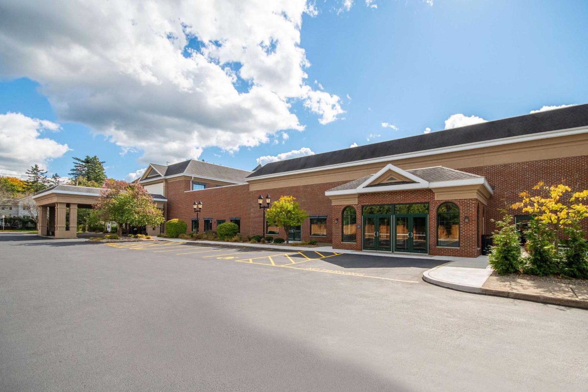 Hampton Inn East Aurora Buitenkant foto